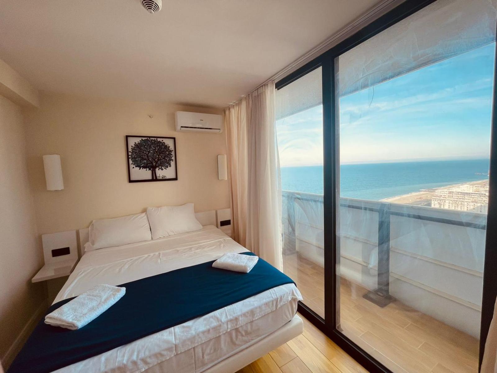 Suites Orbi City Aparthotel Batoemi Buitenkant foto