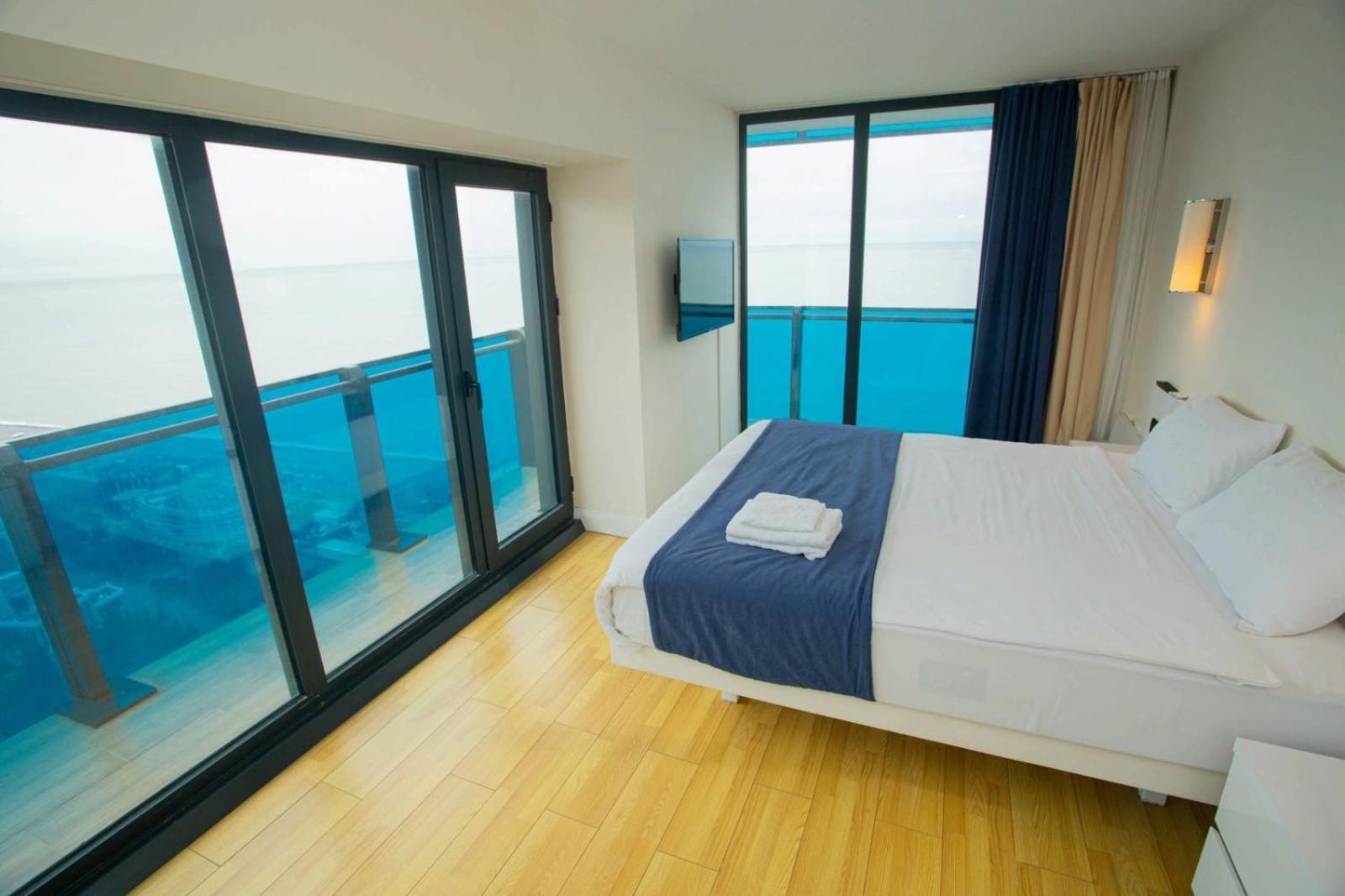 Suites Orbi City Aparthotel Batoemi Buitenkant foto