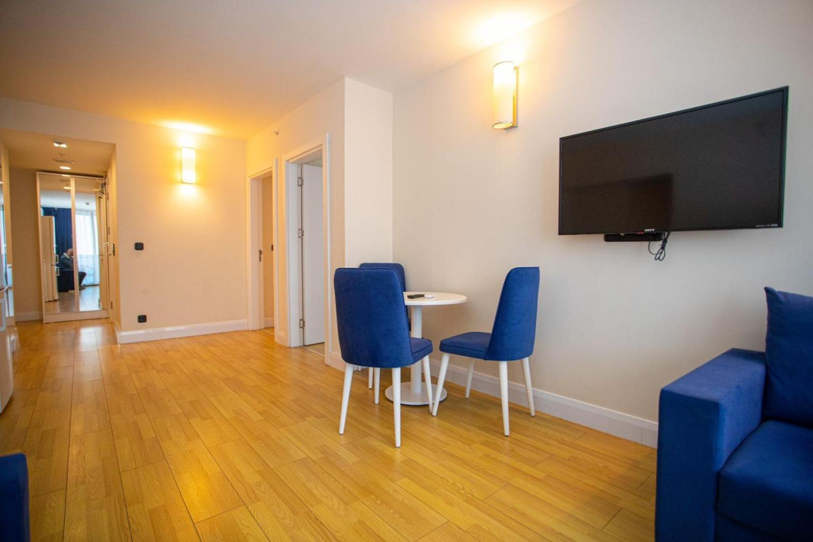 Suites Orbi City Aparthotel Batoemi Buitenkant foto