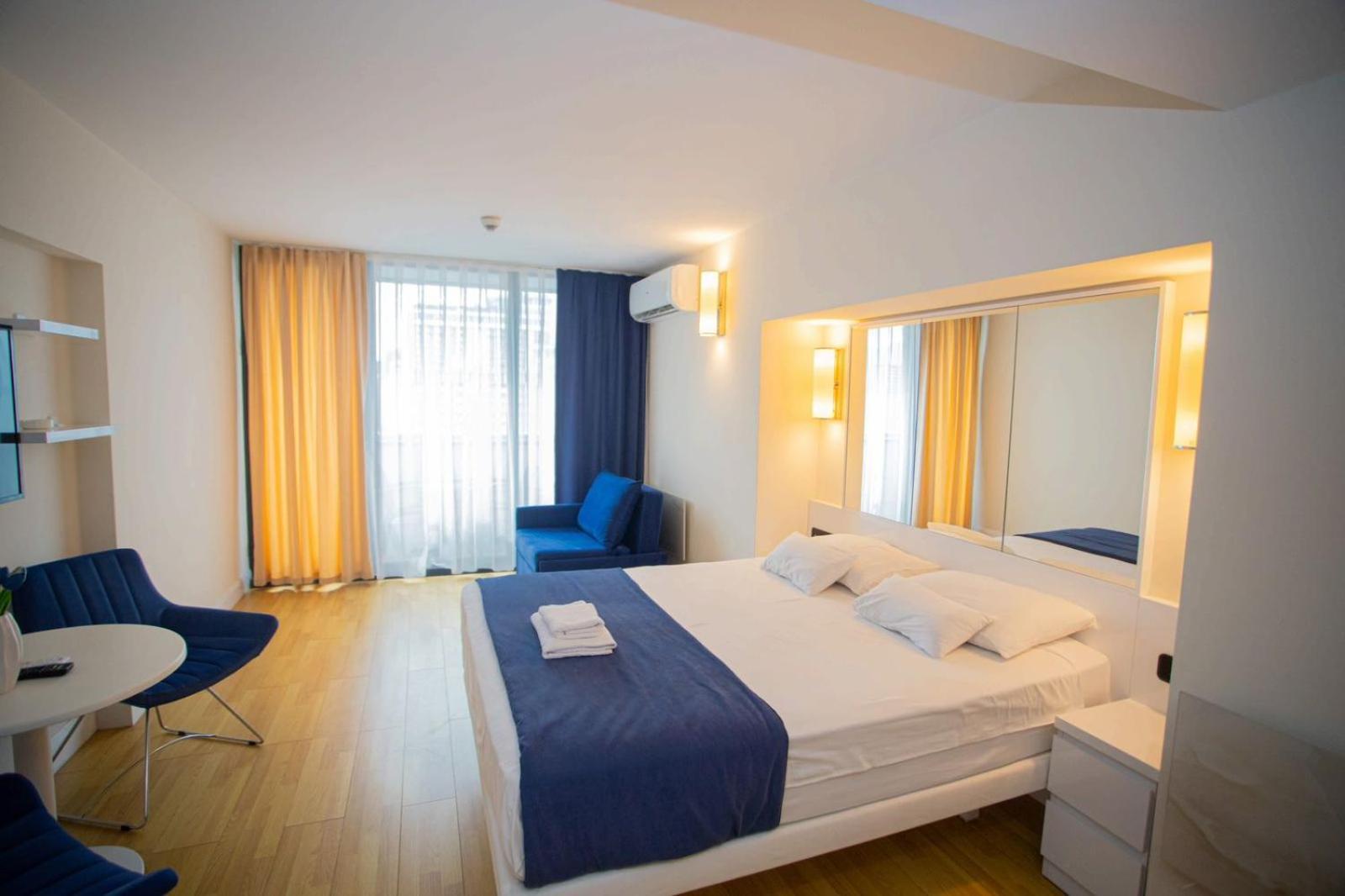 Suites Orbi City Aparthotel Batoemi Buitenkant foto