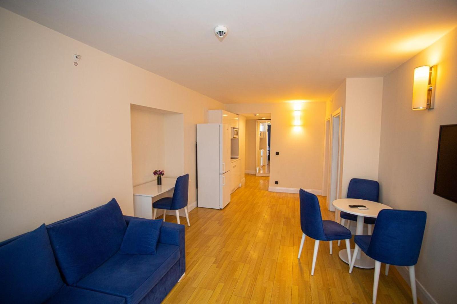 Suites Orbi City Aparthotel Batoemi Buitenkant foto