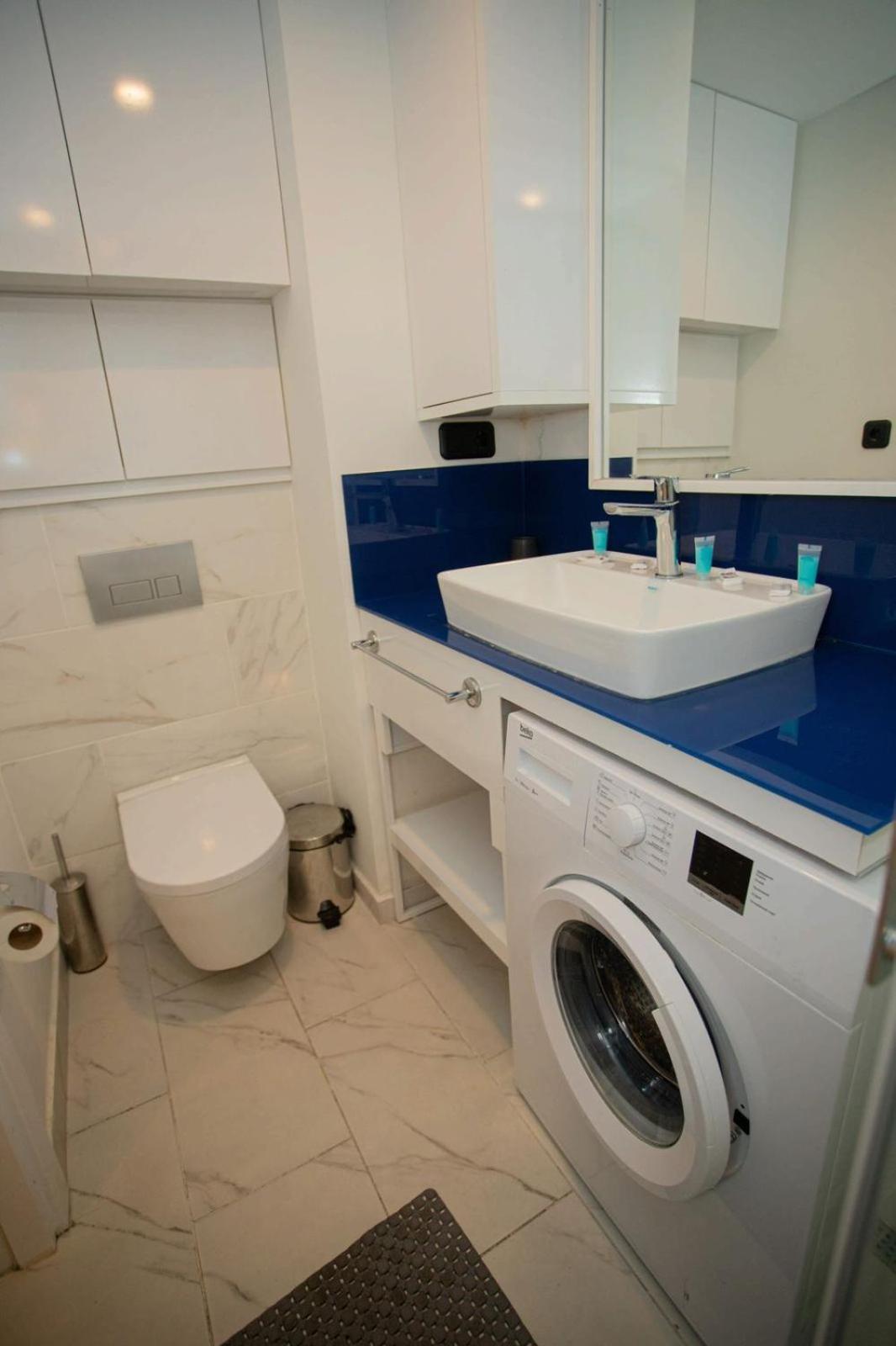 Suites Orbi City Aparthotel Batoemi Buitenkant foto