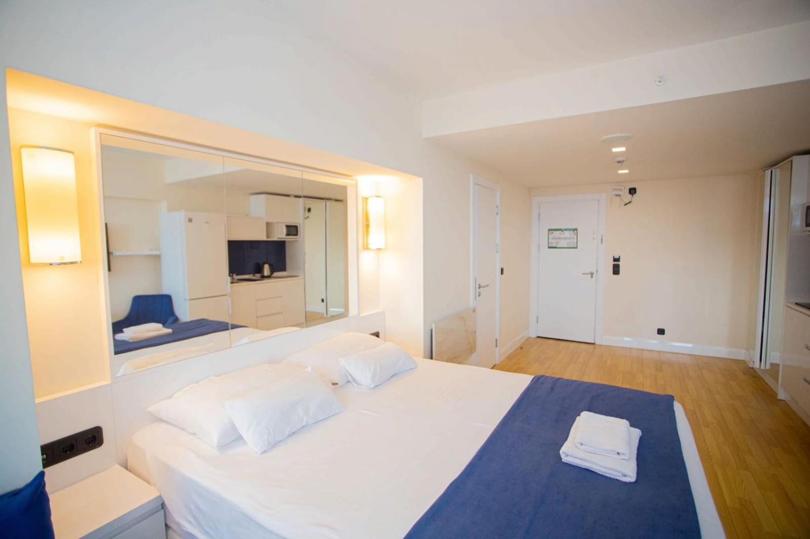Suites Orbi City Aparthotel Batoemi Buitenkant foto
