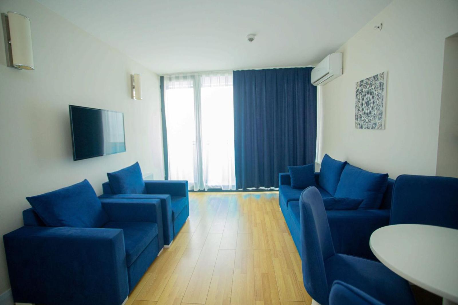 Suites Orbi City Aparthotel Batoemi Buitenkant foto