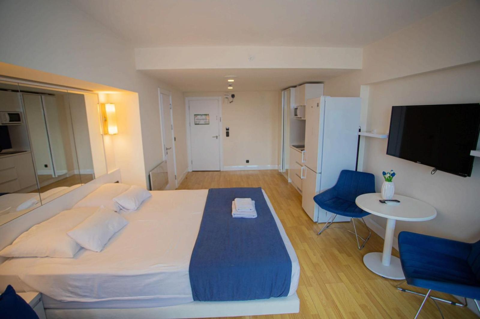 Suites Orbi City Aparthotel Batoemi Buitenkant foto