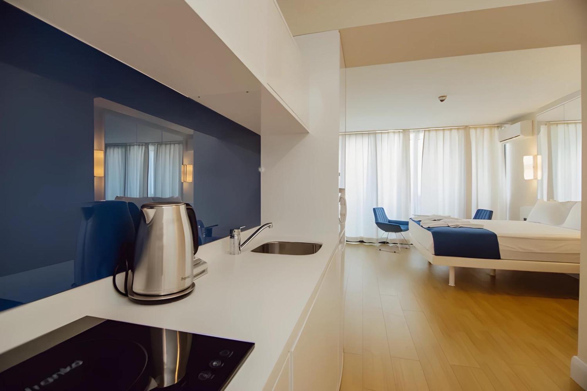 Suites Orbi City Aparthotel Batoemi Buitenkant foto