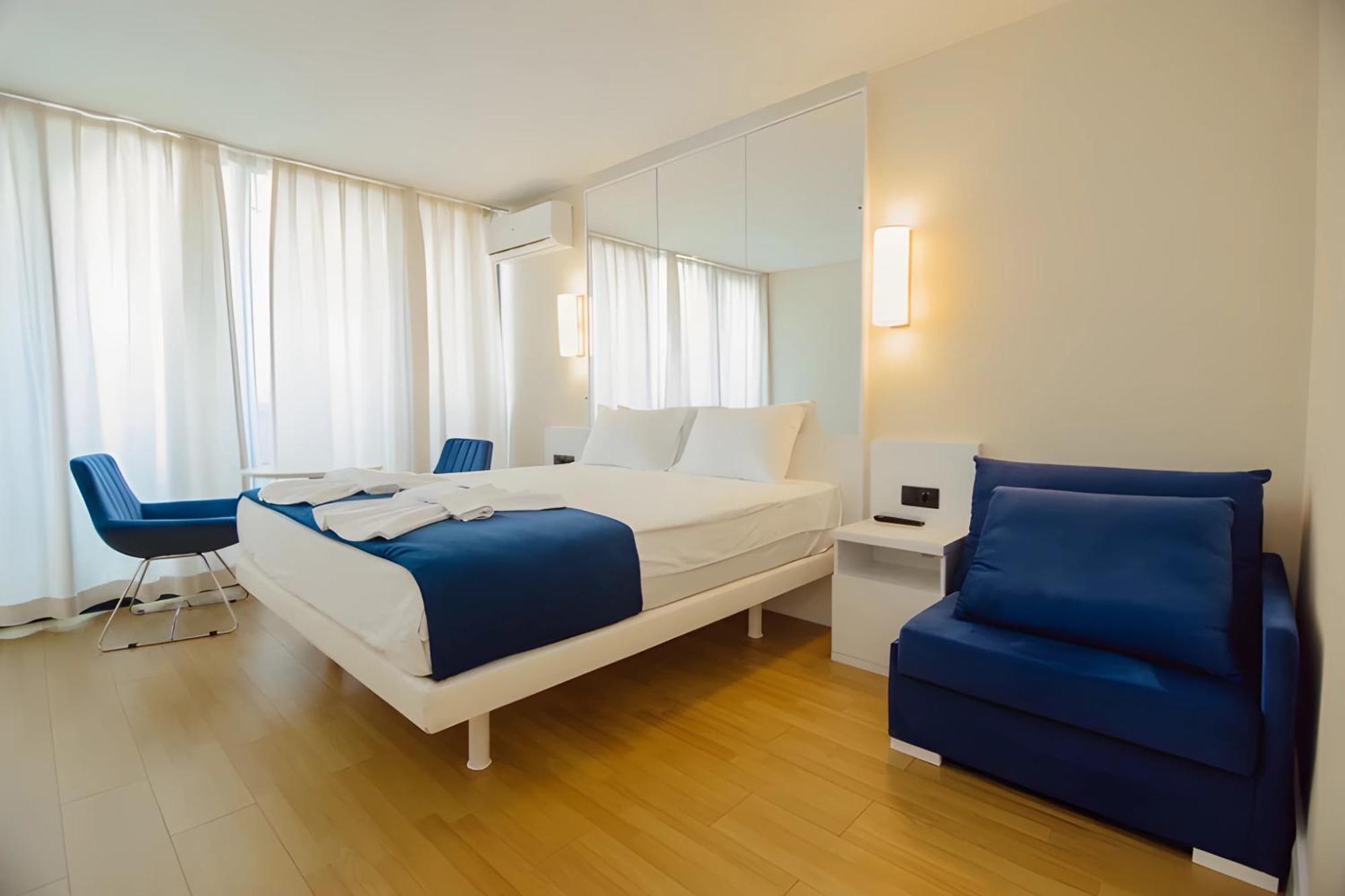 Suites Orbi City Aparthotel Batoemi Buitenkant foto
