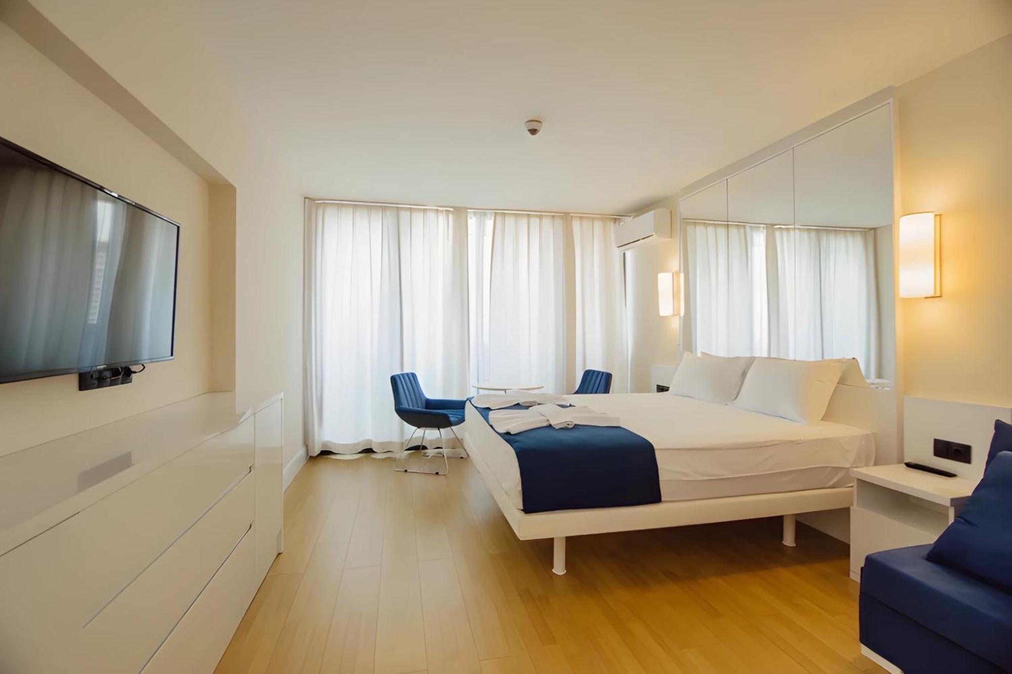Suites Orbi City Aparthotel Batoemi Buitenkant foto